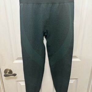 **SOLD on WN****VS Pink Seamless Green Leggings
